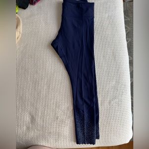‼️MOVING‼️Must go🚨 Navy blue Lululemon 7/8 Size 8 leggings